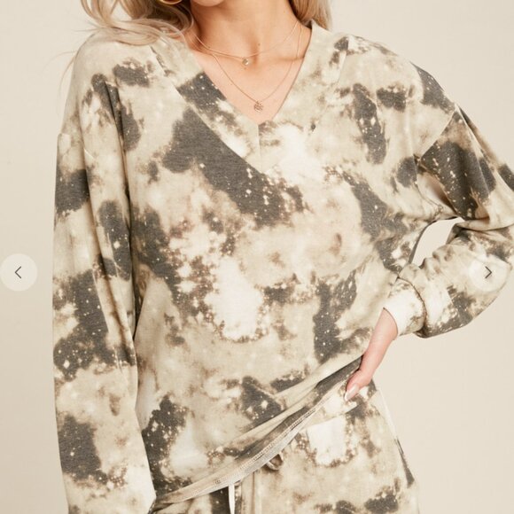 110 $22. Live Start, NWT 2 piece loungewear set Vtop and Jogger Olive - Picture 2 of 13